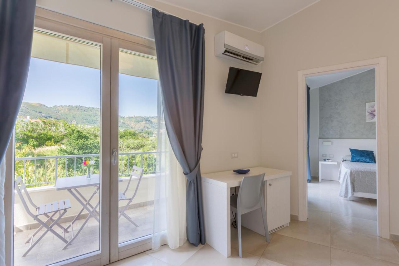 Borgo Degli Dei - Affittacamere Poseidone 파르겔리아 외부 사진