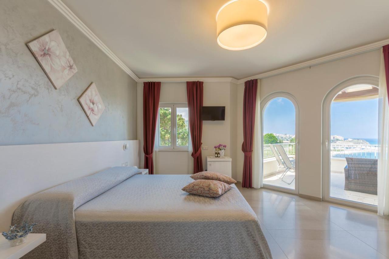 Borgo Degli Dei - Affittacamere Poseidone 파르겔리아 외부 사진